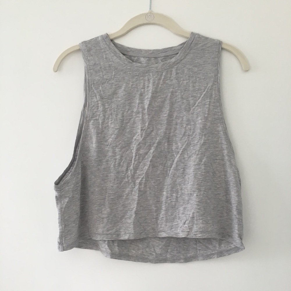 Lululemon grey crop top size 6